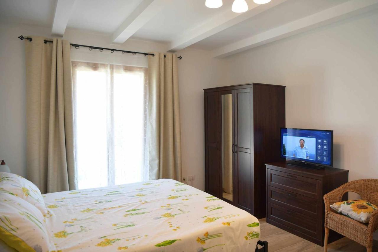 Casa Montefiore 13 Girasoli Lt Nella Tranquilla Campagna Marchigiana Ancona Dış mekan fotoğraf