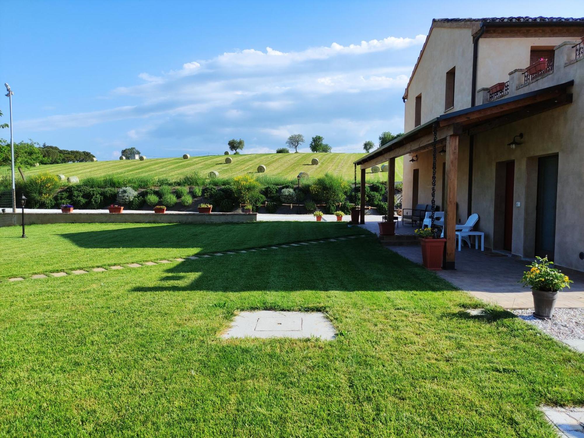 Casa Montefiore 13 Girasoli Lt Nella Tranquilla Campagna Marchigiana Ancona Dış mekan fotoğraf